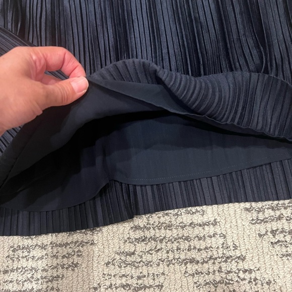 J.O.A Blue Flare Sleeve Off The Shoulder Velvet Pleated Top Blouse - Picture 6 of 11